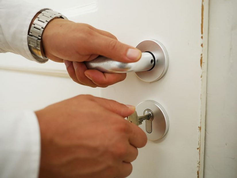 Essential Tips on Hiring the Best Commercial Locksmiths