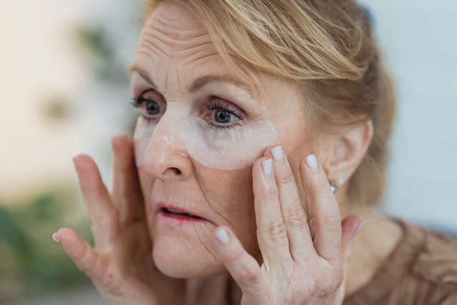 How to Treat Fine Lines and Wrinkles around the Eyes