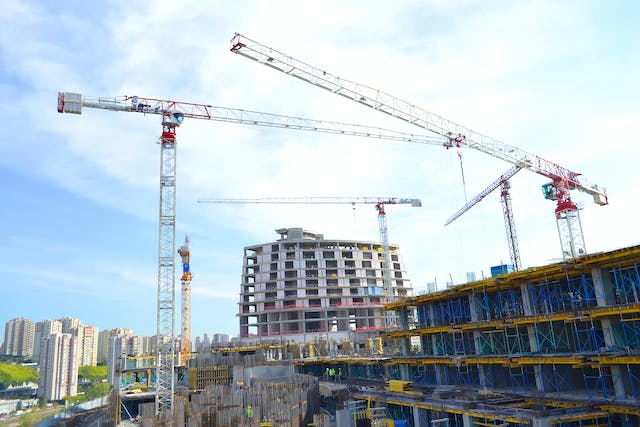 How Project Managers Can Manage Risk in a Construction Project